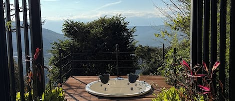 Panoramic Cabin, 1 King Bed, Hot Tub, City View