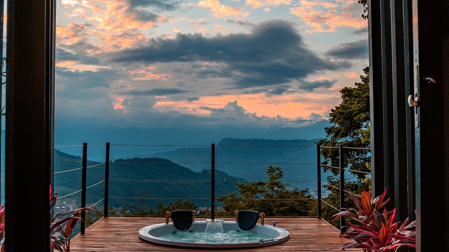 Sunset Palm Lodge