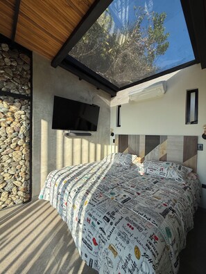 Premium bedding, down duvets, Select Comfort beds, free minibar - Sunset Palm Lodge (San Gil)