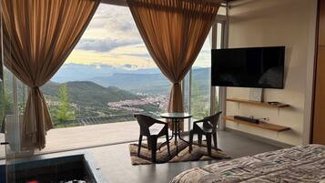 Panoramic Cabin, 1 King Bed, Terrace, City View