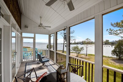 My Pointe of View - Spectacular Pet Friendly Waterfront with Views!