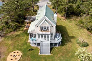 Exterior - My Pointe of View - Spectacular Pet Friendly Waterfront with Views! (Merritt)