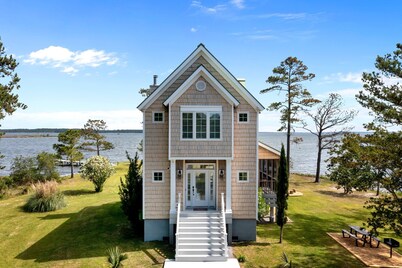 My Pointe of View - Spectacular Pet Friendly Waterfront with Views!