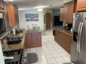 Fridge, microwave, oven, stovetop - Private Keys Getaway retreat, gated property located on a canal and cross creek. (Key Largo)