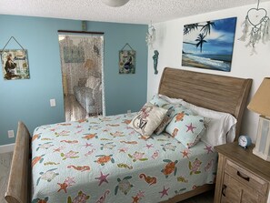 7 bedrooms, iron/ironing board, free WiFi, bed sheets - Private Keys Getaway retreat, gated property located on a canal and cross creek. (Key Largo)