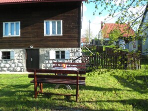 Outdoor dining - Central Rustic House (Žabljak)