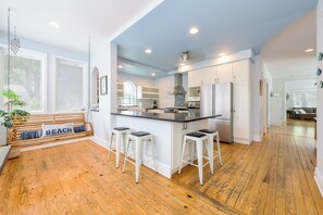 Fridge, microwave, oven, stovetop - Jakers Beach House- personal bar, steps to beach (South Haven)