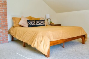 2 bedrooms, desk, free WiFi, bed sheets