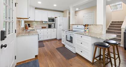 Lakefront House with Great Views