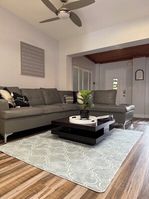 Smart TV, fireplace, video games, stereo - Private Oasis with Pool & Chic Cabana – Near Beaches, Downtown & More! (Fort Lauderdale)