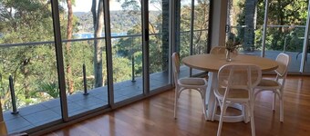 Newport Beach and Bush Getaway With Great Views