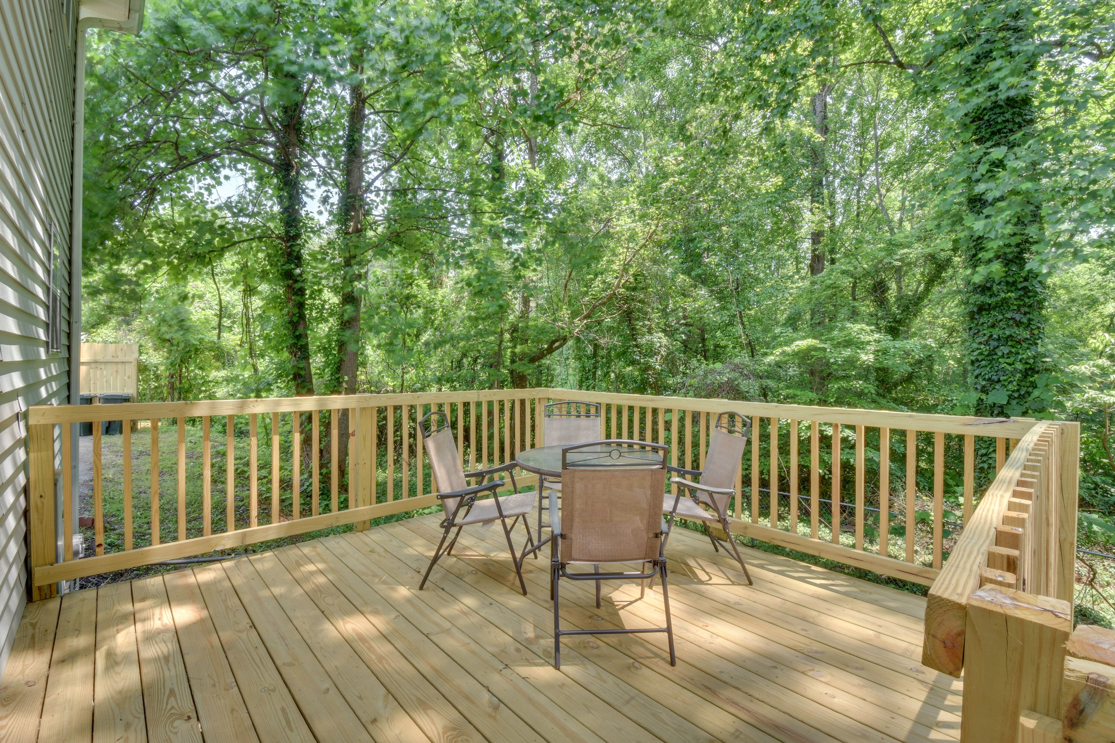 Seneca Vacation Rental < 1 to Lake Keowee Access!