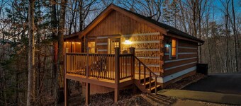 Secluded Cabin - Hot Tub + Arcade+ Fireplace