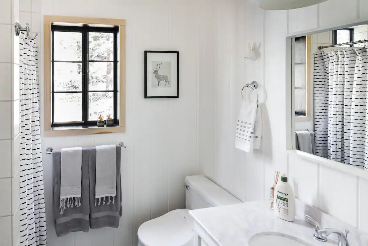 シャワー、ヘアドライヤー、ビデ、タオル