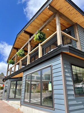 Exterior - BRAND NEW, WALK EVERYWHERE! Amazing Views & Luxury in the Heart of Lake Placid (Lake Placid)