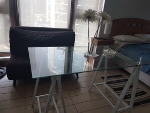 1 chambre, fer et planche Ă repasser, Wi-Fi, draps fournis
