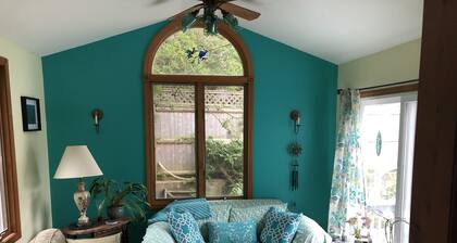 Cozy Beautiful Ptown 3 bedroom home/house.