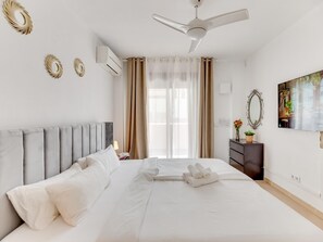 2 bedrooms, iron/ironing board, internet, bed sheets