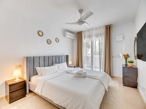 2 bedrooms, iron/ironing board, Internet, bed sheets - Casa Maestranza (Marbella)