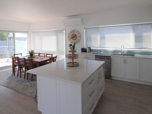 15 Stanley Avenue Mi