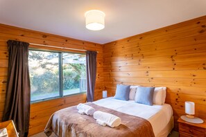 Family House | 3 bedrooms, free WiFi - Moa Cottage in Oneroa Village (Waiheke Island)