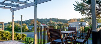 Moa Cottage in Oneroa Village