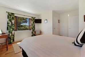 3 bedrooms, iron/ironing board, WiFi