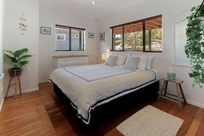 3 bedrooms, iron/ironing board, WiFi
