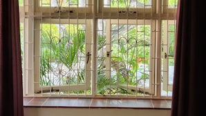 Ảnh chưa phân loại, 2 trong số 56 ảnh, nút