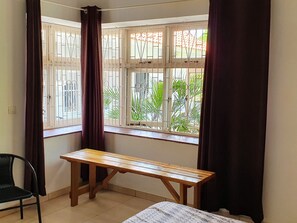 In-room safe, blackout drapes, free cribs/infant beds, free WiFi - Abaai Resort (Willemstad)