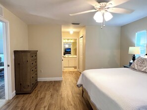 3 bedrooms, desk, iron/ironing board, travel cot