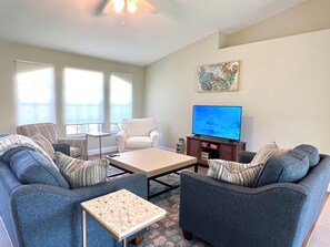 Smart TV - Super Clean, Comfortable, & Centrally Located near RSW and FGCU (San Carlos Park)