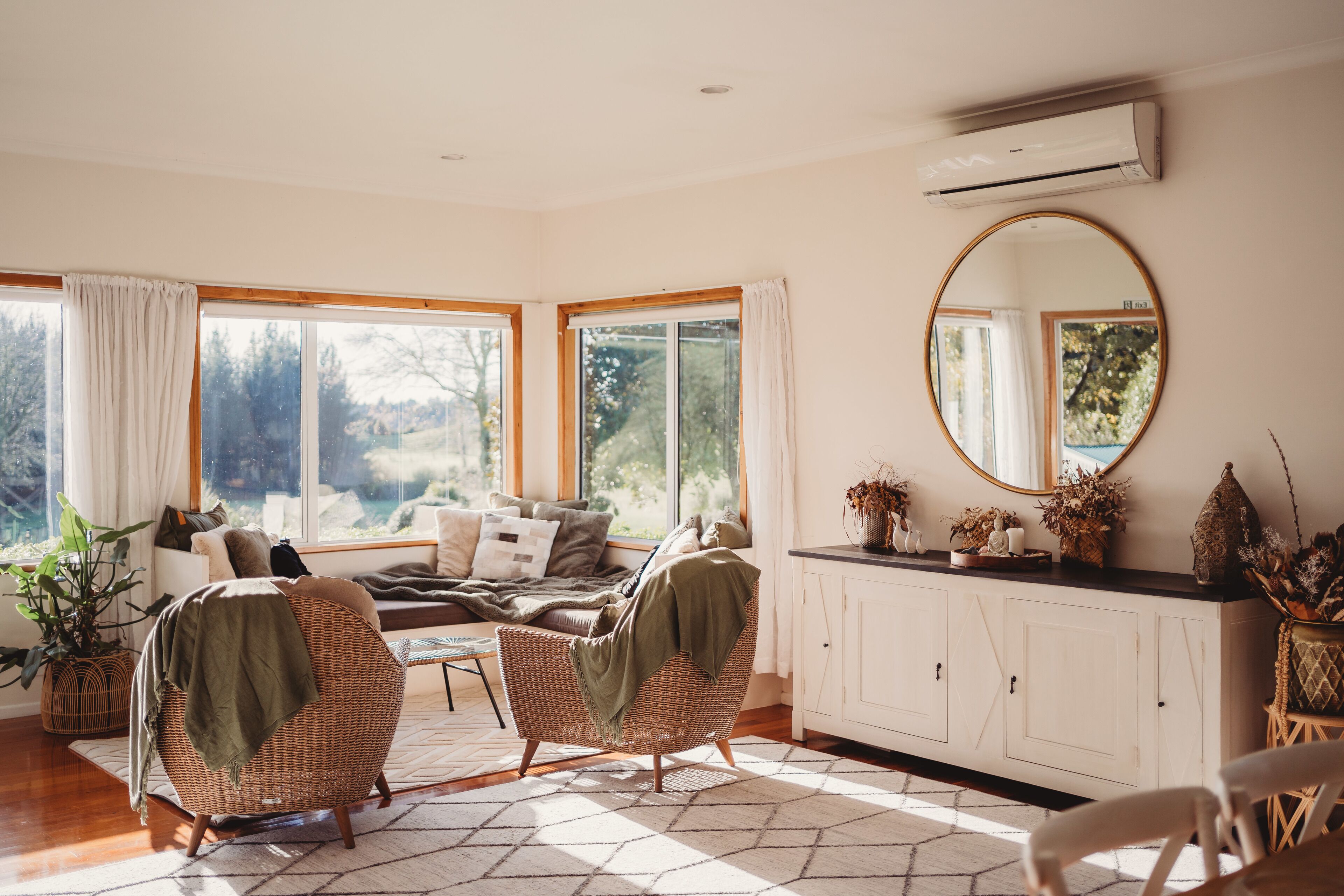 40-inch flat-screen TV with satellite channels