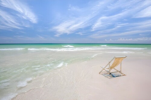 SeaBottle Wishes: Pool & Crystal Beach Access