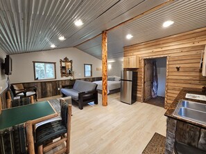 Smart TV - Happy Trails Treehouse (Libby)
