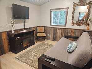 Smart TV - Happy Trails Treehouse (Libby)