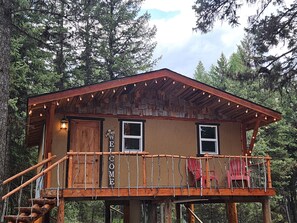 Exterior - Happy Trails Treehouse (Libby)