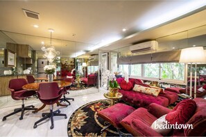 家庭開放式套房, 2 間臥室, 浴缸, 花園景 | 園景