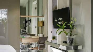 Basic Studio, 1 Bedroom | 1 bedroom, hypo-allergenic bedding, pillow-top beds, minibar