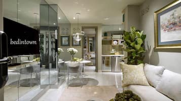 1 bedroom, hypo-allergenic bedding, pillow-top beds, minibar