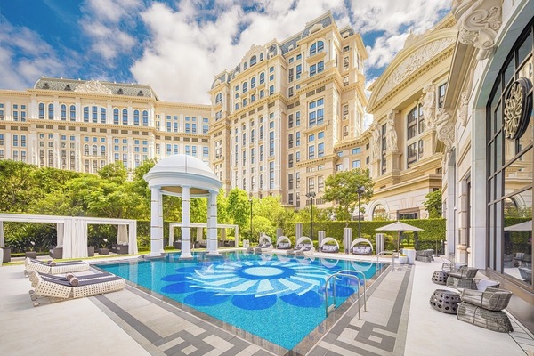 Indoor pool, seasonal outdoor pool, pool umbrellas