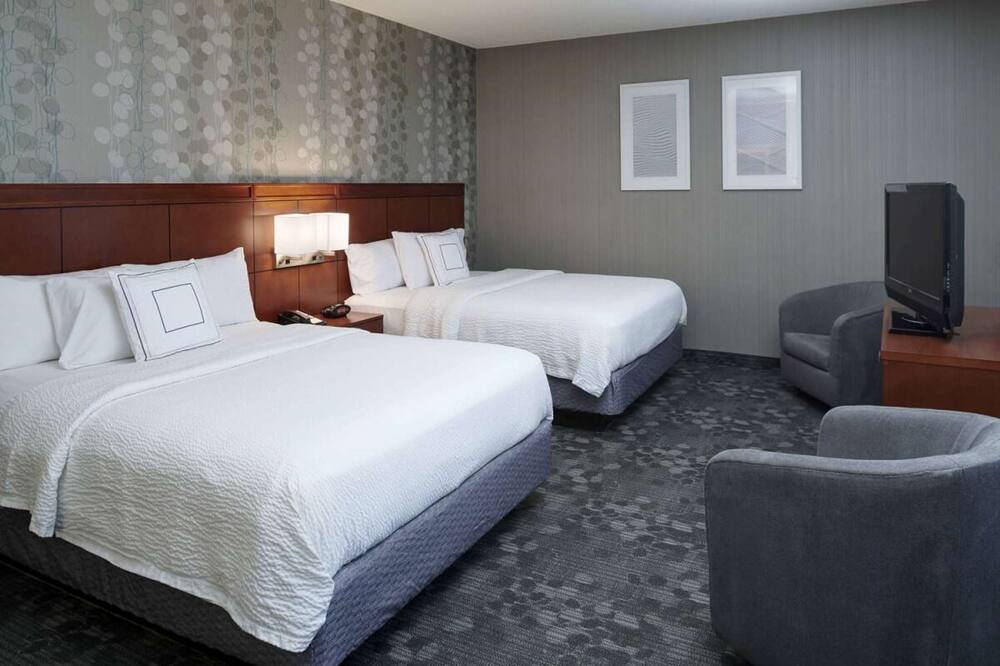 Your Home Away From Home! 3 Spacious Units, Pets Allowed, Indoor Swimming Pool!