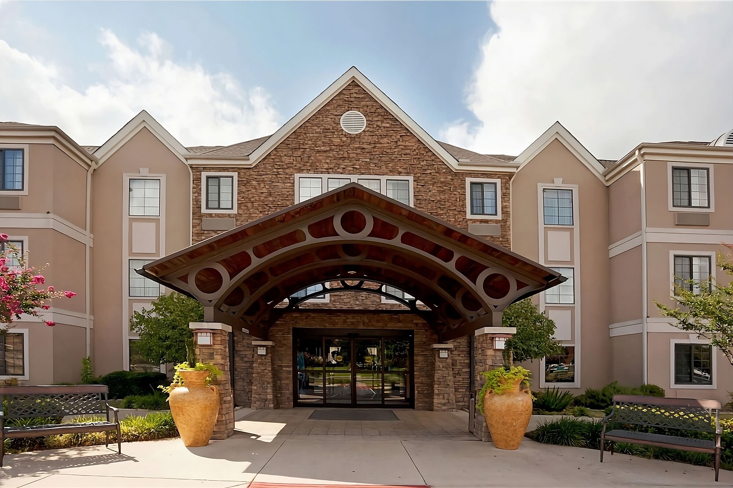 San Antonio Sea World Adventure! Free Breakfast, Kitchen, Outdoor Pool Available