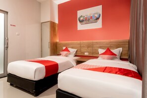 Deluxe Twin Room | Desk, free WiFi, bed sheets
