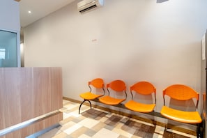 Lobby - Hotel O Festive Inn (Medan)