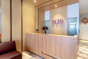 Quầy tiếp tân