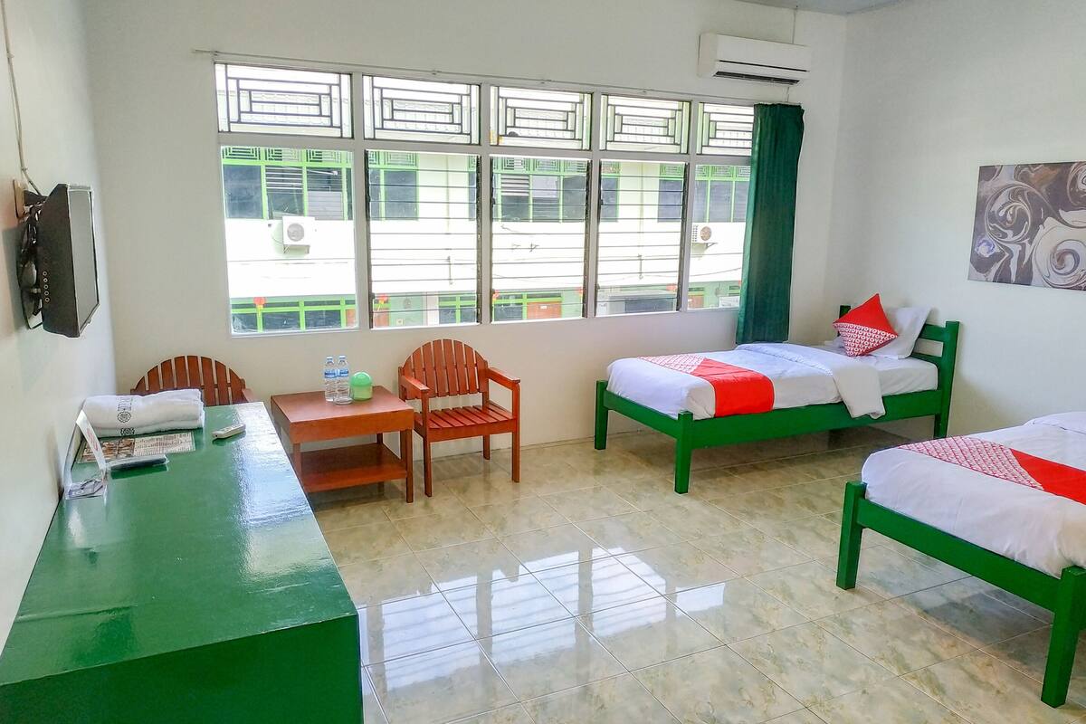 Laptop workspace, free WiFi, bed sheets, wheelchair access