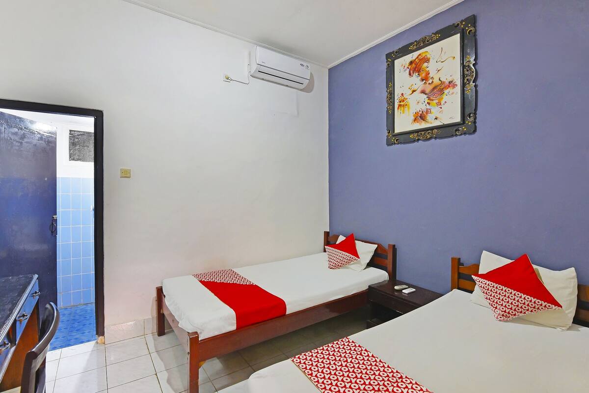 Standard Twin Room | Laptop workspace, free WiFi, bed sheets