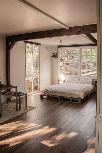 Violet's Cottage, 5 Minute Walk to the Heart of Emerald and Puffing Billy!