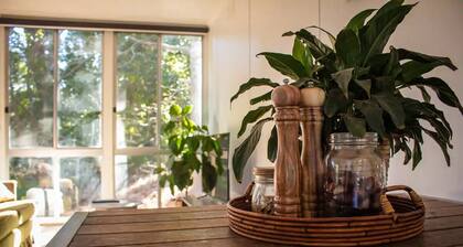 Violet's Cottage, 5 Minute Walk to the Heart of Emerald and Puffing Billy!